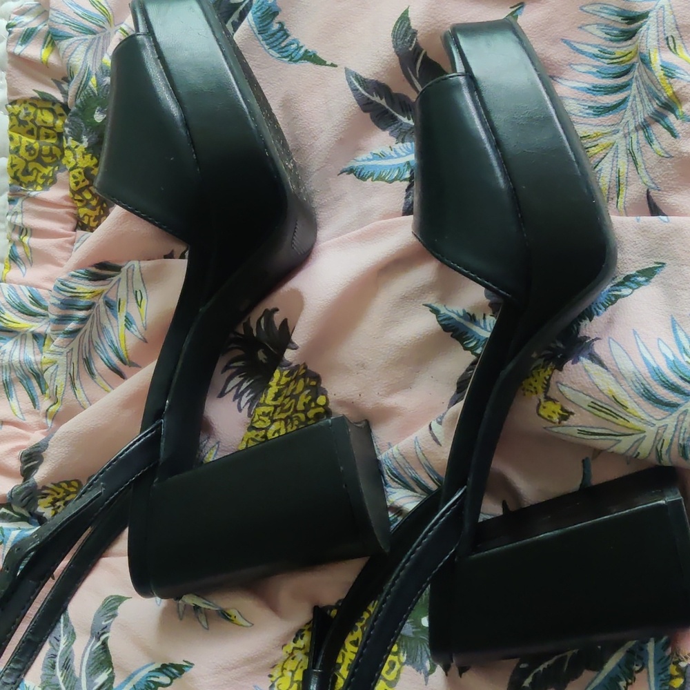 Black Platform Sandal Heel